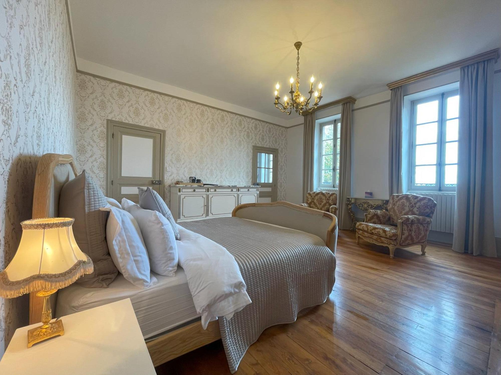 Chateau De Bruges Lapeyrouse Eksteriør bilde